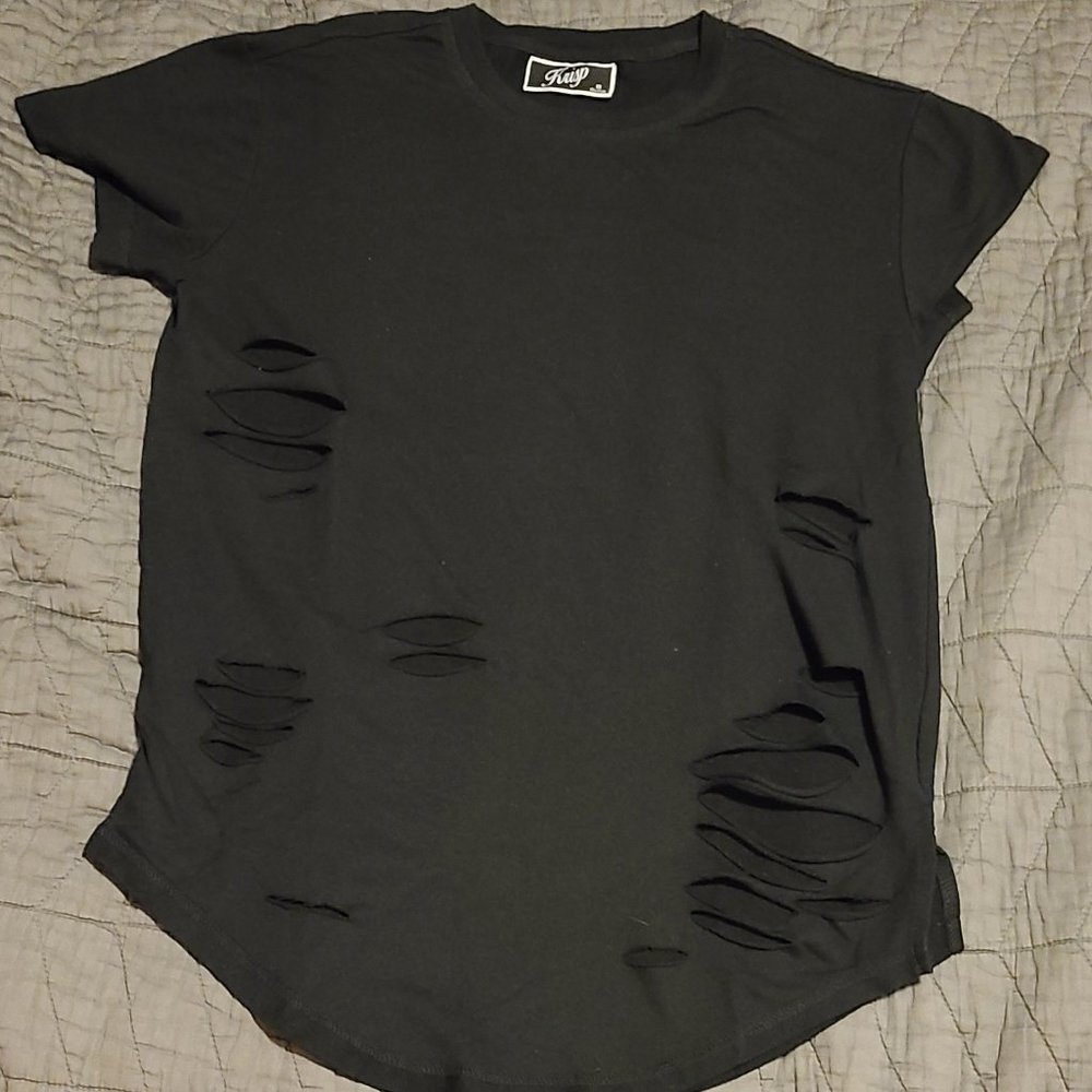 Black distresses T-shirt